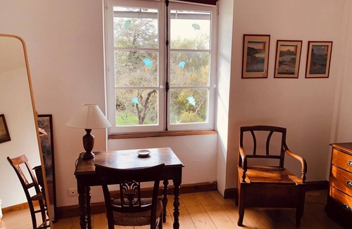 Thoste House | Maison Chaleureuse Dans Joli Village Bourguignon, Grand Jardin un peu Romantique