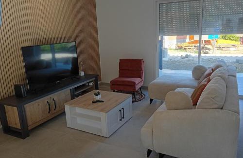 Saint-Sorlin-en-Valloire Villa | maison confortable, climatisée