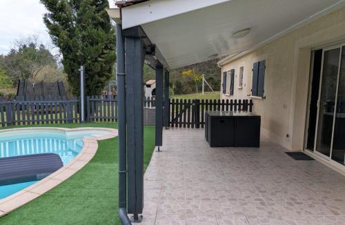 Limeyrat Villa | Maison cosy avec piscine privée en Dordogne -7 personnes