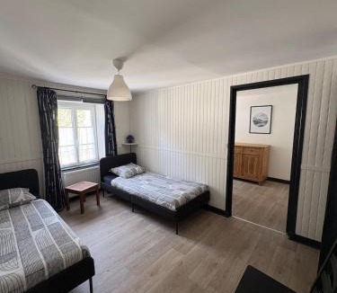 La Monnerie-le-Montel House | Maison cosy et moderne avec balcon et vue - 5 pers