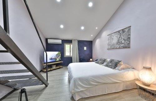 Sainte-Cecile-les-Vignes Bed & Breakfast | Maison d'hôtes 1800