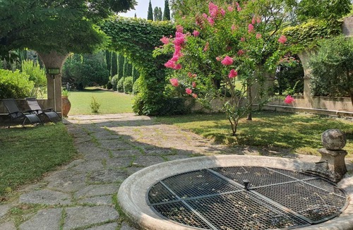 Crest House | Maison Dans un Écrin de Verdure.piscine, Tennis; Idéal Pour se Ressourcer!
