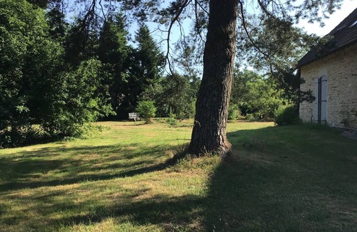 Froideville House | Maison de Caractère, Ferme Rénovée Avec un Grand Terrain Ombragé