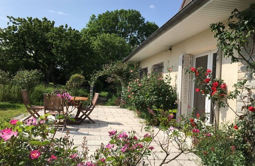 Marnay House | Maison de Campagne Avec Piscine Privée Entourée D'un Joli Jardin Sans vis à vis
