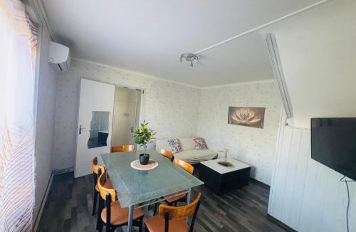 Champvans Apartment | Maison de campagne