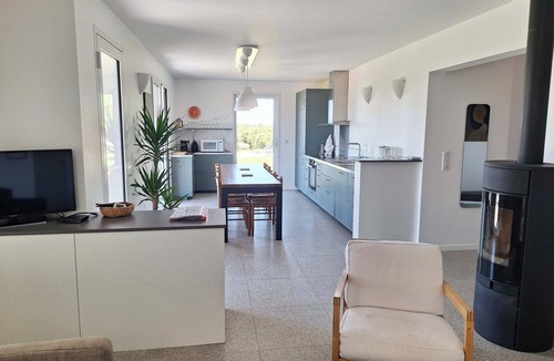 Taulignan House | Maison de Campagne Indépendante Avec Piscine au Calme