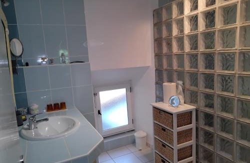 Genestelle Bed & Breakfast | Maison de caractère à Bise