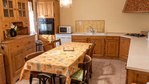 Albaret-Sainte-Marie House | Maison de charme avec vue sur la montagne à Albaret-Sainte-Marie