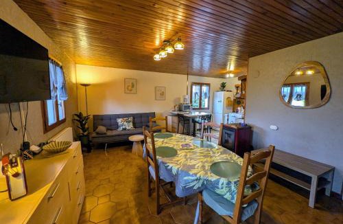 Venisey House | Maison de Charme à Venisey - Calme et Animaux Admis - FR-1-583-515