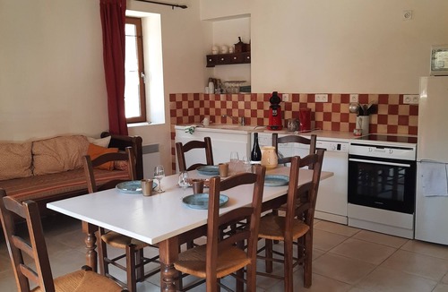 Richerenches House | Maison de Famille à L'accent Provençal