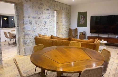 Saint-Martin-de-Valamas House | Maison de charme 9 pers Piscine intérieure et vue