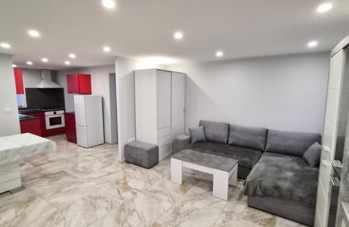 Chalon-sur-Saone House | Maison de Luxe 1