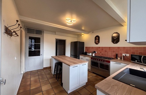 Arc-les-Gray House | Maison de maitre, sleeps 24, billiards, pétanque, table soccer LE CLOS DU SEQUOIA