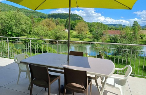 Ornans House | Maison de Vacances en Bord de Rivière