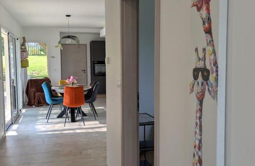 Dounoux House | Maison de vacances raffinée avec terrasse et piscine partagée - FR-1-589-837