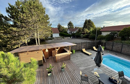 Epinal House | Maison de Vacances , Terrasse, Piscine, Jardin à 2 min de la Ville
