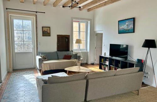 Emeringes House | Maison de Vigneron au cœur du village