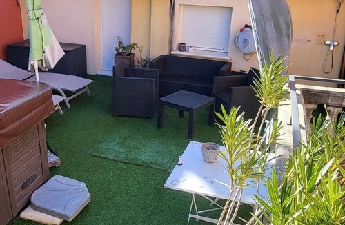 Pierrelatte House | Maison de Ville 130 M2 Avec Terrasse de 70 M2, Parking 3 Chambres + TV