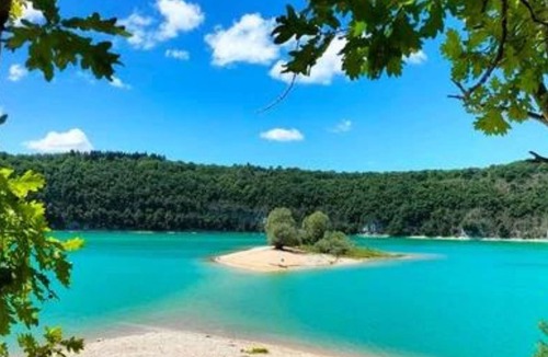 Saint-Julien Apartment | Maison de Ville au Cœur D'un Village de Caractère Dans le Jura
