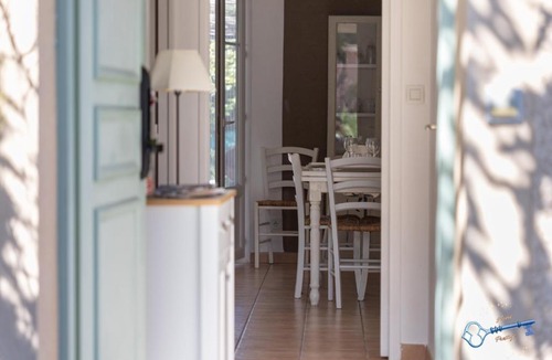 Loriol-du-Comtat House | Maison deux chambres en Provence avec piscine