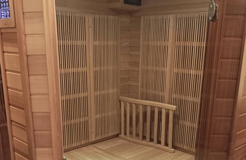 Tournans House | Maison Disponible en Juillet Avec Spa, Sauna et Piscine Hors sol