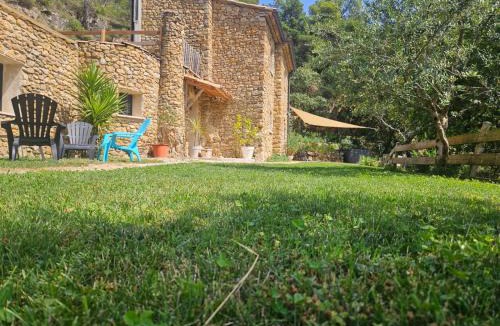 Merindol-les-Oliviers Villa | Maison du soleil
