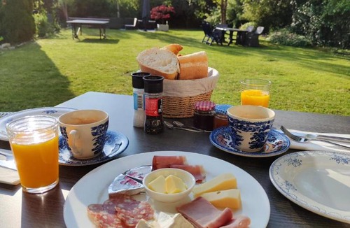 Melay Bed & Breakfast | Maison Egalité