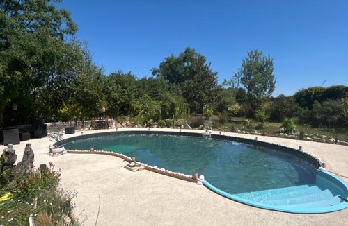 Saint-Cyr Bed & Breakfast | Maison en pierre
