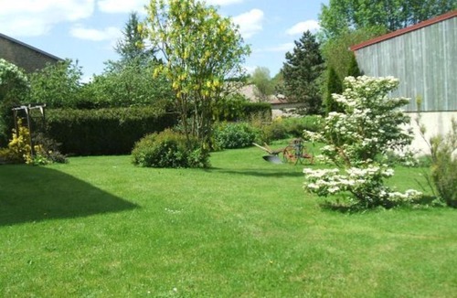 Esley House | Maison familiale avec cheminée, jardin et WiFi à Esley, Vosges - FR-1-589-743