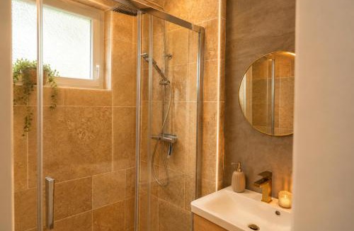 Paroisse Saint-Augustin-de-Chaux Apartment | Maison familiale avec Jardin clos pour 9 personnes proche Forêt