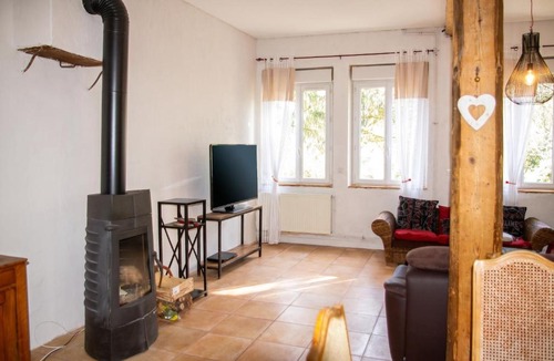 Saint-Claude House | Maison familiale spacieuse à Saint-Claude, vue sur la rivière