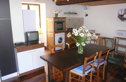 Castelnau-de-Mandailles House | Maison De Claude: Private Terrace, Private Garden & Wi-Fi