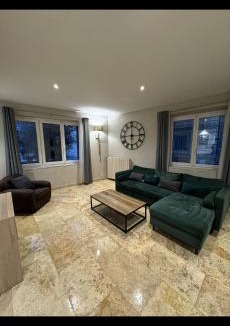 Saint-Paul-Trois-Chateaux House | Maison ou chambres a louer place de L'Esplan