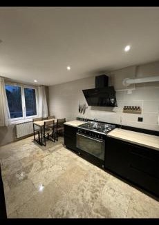 Saint-Paul-Trois-Chateaux House | Maison ou chambres a louer place de L'Esplan