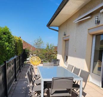 Poligny Villa | Maison grande terrasse Poligny