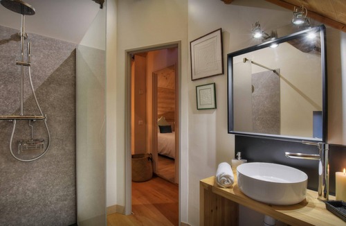 Beaune House | Maison Guigone - elegant townhouse for 6 in Burgundy region - OVO Network