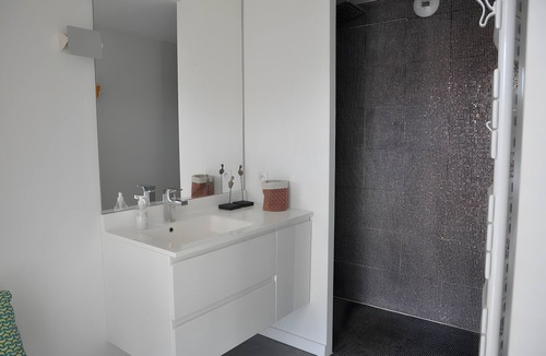Buis-les-Baronnies Bed & Breakfast | Maison Horizon – Guest Rooms and Apartment with Pool in Drôme Provençale