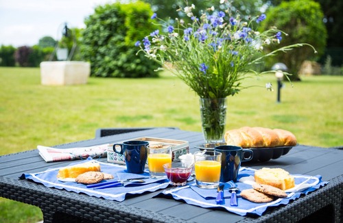 Bussieres (Yonne) House | MAISON INDIGO - 4 * residence - 7 km from the A6 motorway - exit AVALLON