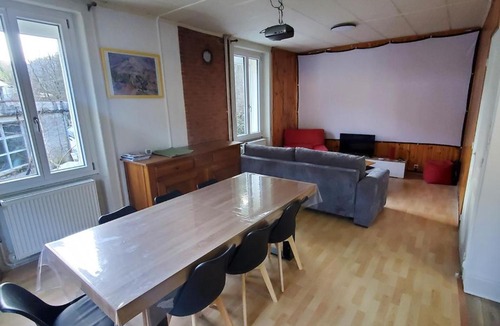 Les Rousses House | Maison individuelle au bord d'une rivière