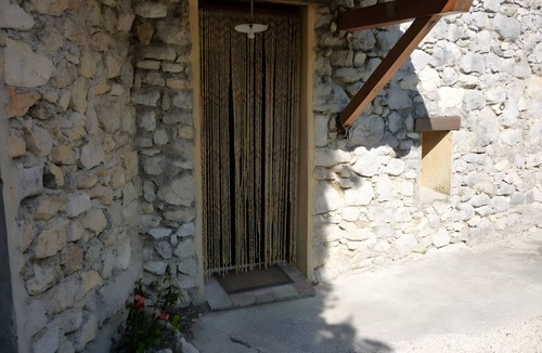Brantes House | Maison la Joubarbe – Stone House for 5 with Stunning Mont Ventoux Views