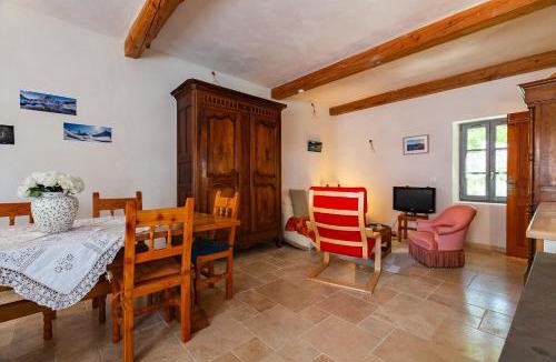 Chabrillan House | Maison Le Petit Mas