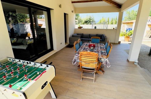 Mazan House | Maison Neuve de Campagne Climatisé, 6 Personnes Avec Piscine, 3 Chambres, 2wc
