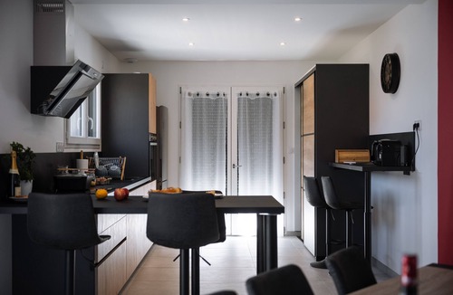 Frasne House | Maison Neuve Jura 2 à 10 Personnes