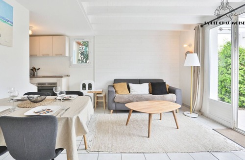 Les Sables d'Olonne Ski Chalet | Maison paisible avec jardin et piscine – Esprit vacances