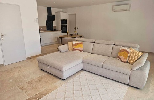 Aubignan House | Maison Palma: Comfort and private heated pool in the heart of Provence