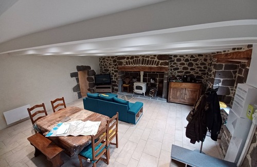 Chavagnac House | Maison Restaurée: "lou Cantou des Randonneurs", Proche de Sentiers de Randonnées