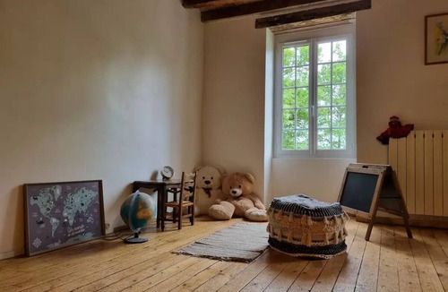 Dompierre-sur-Nievre House | Maison Spacieuse Avec Piscine, Idéale Pour les Vacances