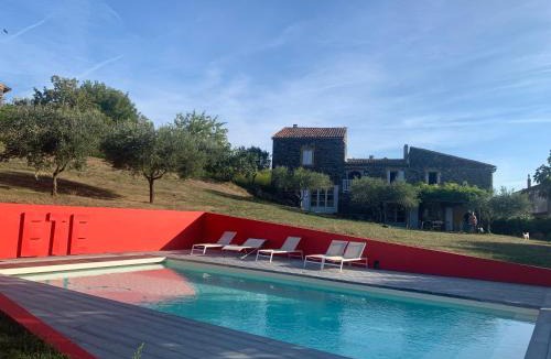 Saint-Lager-Bressac House | Maison spacieuse avec piscine à Saint-Lager-Bressac