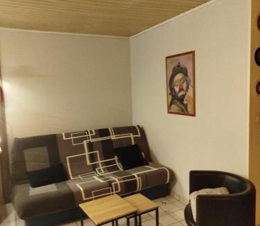 Gy Apartment | Maison village appartement RDC avec terrasse