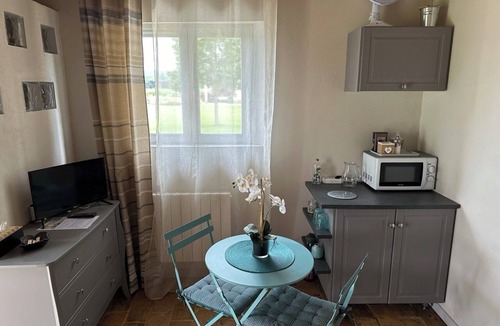 Chateauneuf-du-Rhone House | Maisonnette indépendante au calme - Quiet independent tiny-house - large garden